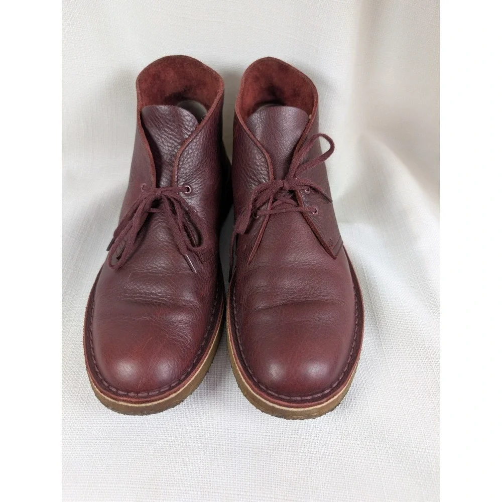 Clarks Desert Lace up Chukka Boots Mens Bergundy Leather Mens Size 10 Minimalist